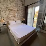 Rhea Boutique Alaçatı