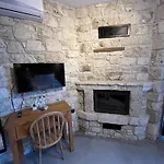Rhea Boutique Hotel *