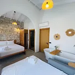 Rhea Boutique Hotel *