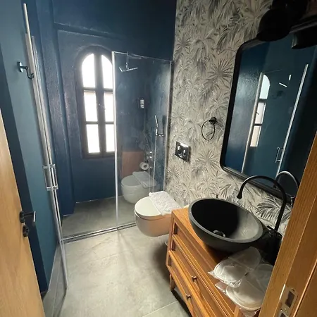 Rhea Boutique Отель