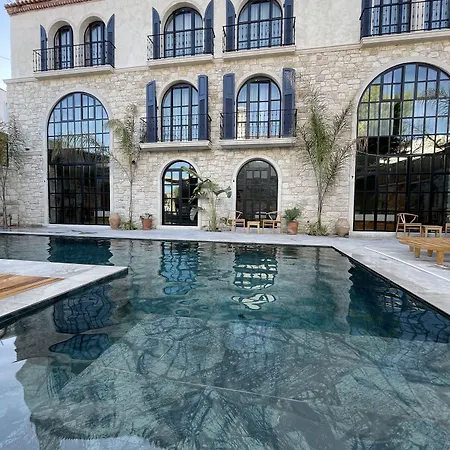 Rhea Boutique Alaçatı