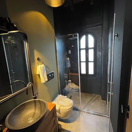 Rhea Boutique Hotel *