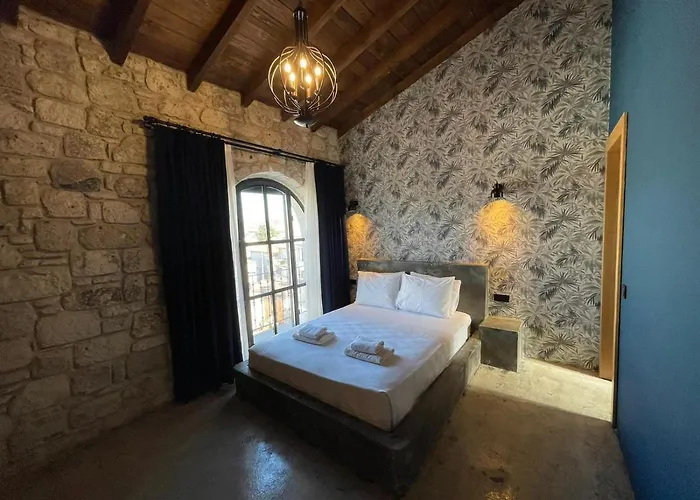 Rhea Boutique Alaçatı