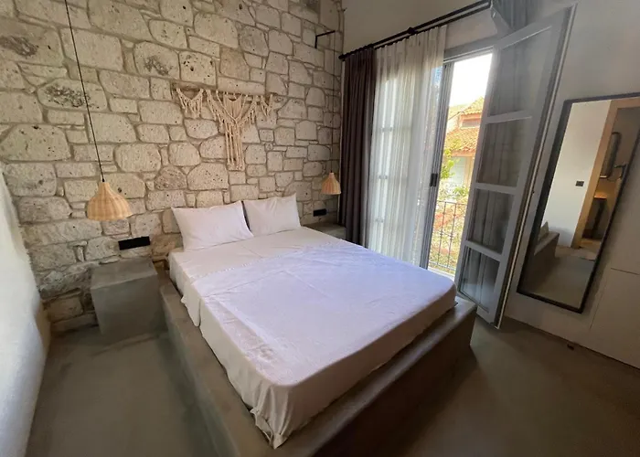 Rhea Boutique Alaçatı