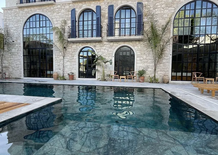 Rhea Boutique Alaçatı