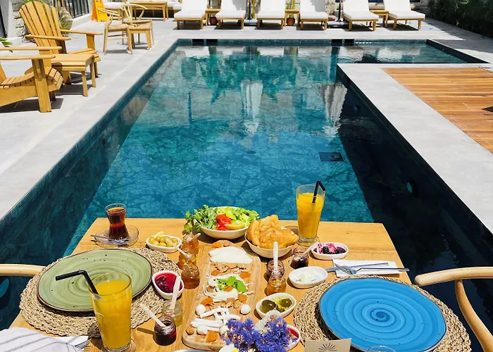 Rhea Boutique Alaçatı