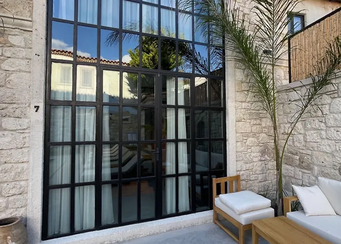 Rhea Boutique Hotel Alaçatı