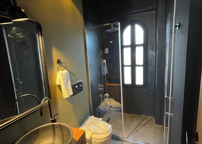 Rhea Boutique Hotel *