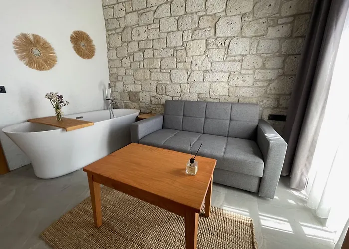 Rhea Boutique Alaçatı