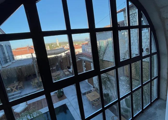 Rhea Boutique Alaçatı